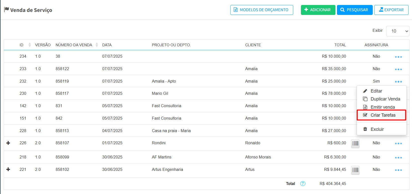 "Menu de ações da venda no FlowUp destacando a opção Criar Tarefas na listagem de Vendas de Serviço."