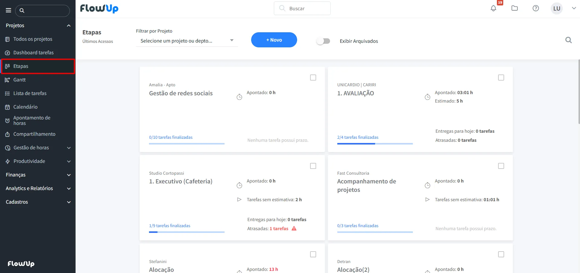Menu lateral do FlowUp com destaque para o botão de acesso às etapas em modelo Kanban